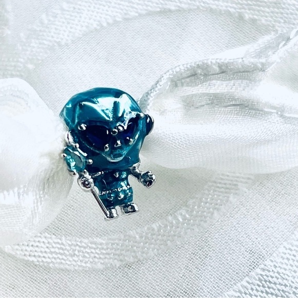❄️ NWOT Night King Charm – Game of Thrones 🐉 - Picture 1 of 15